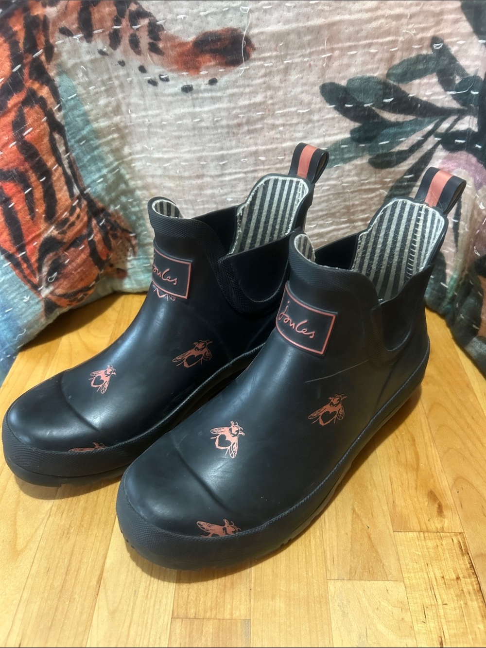 Joules bee rain boots